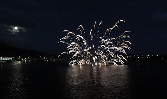 The gala ended with a brilliant display of fireworks against the Sakurajima backdrop. Although the fireworks were truly spectacular, I think most of the volcanologists agreed that Sakurajima’s fireworks were the highlight of the day.