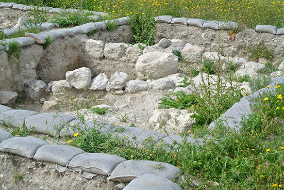 Tel Azeka excavation 041314
