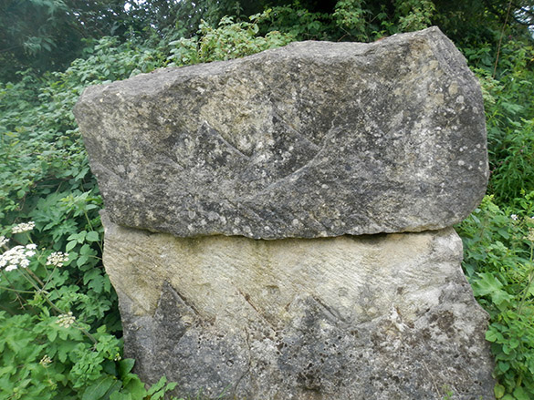 6 Medieval stone breaking marks